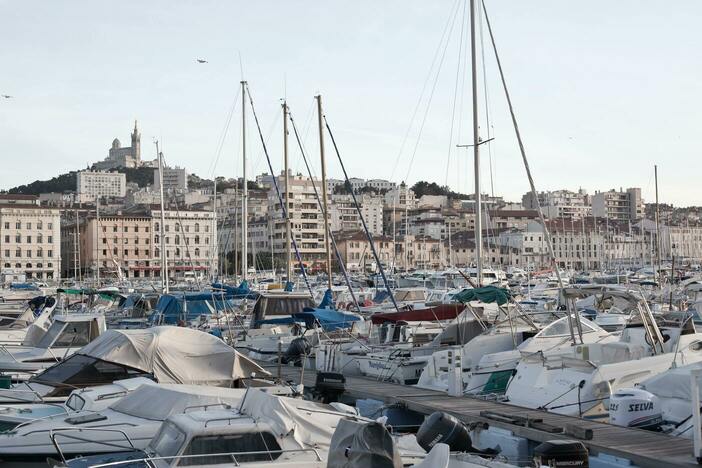 Une photo du vieux port de Marseille